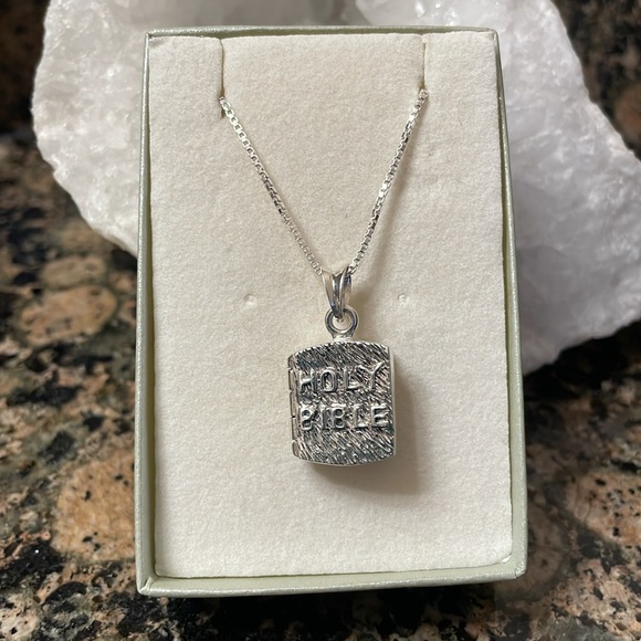 Sterling Silver Locket Bible Pendant. Holy Bible Front Cross Back. 118.00 NWT - Picture 4 of 8